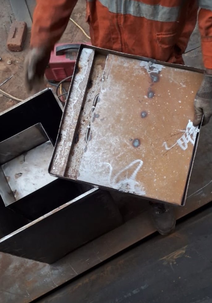 Lid fabrication