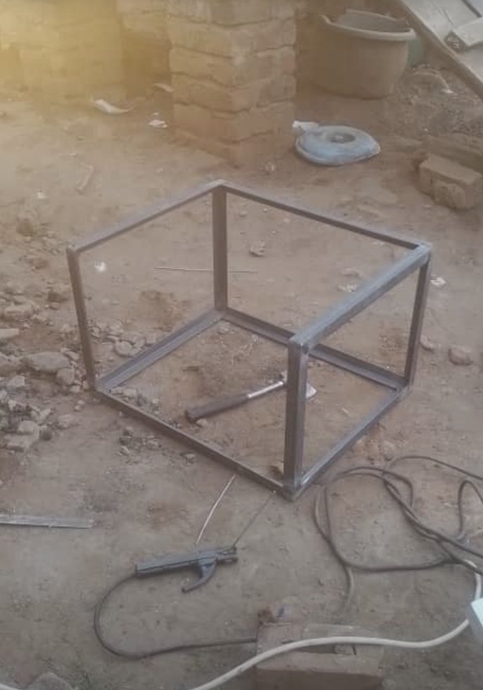 Second cooker: the welded frame