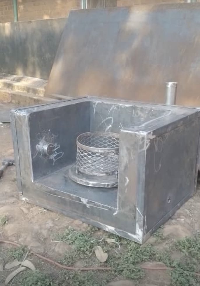 The second cooker during assembly, seen from the open side