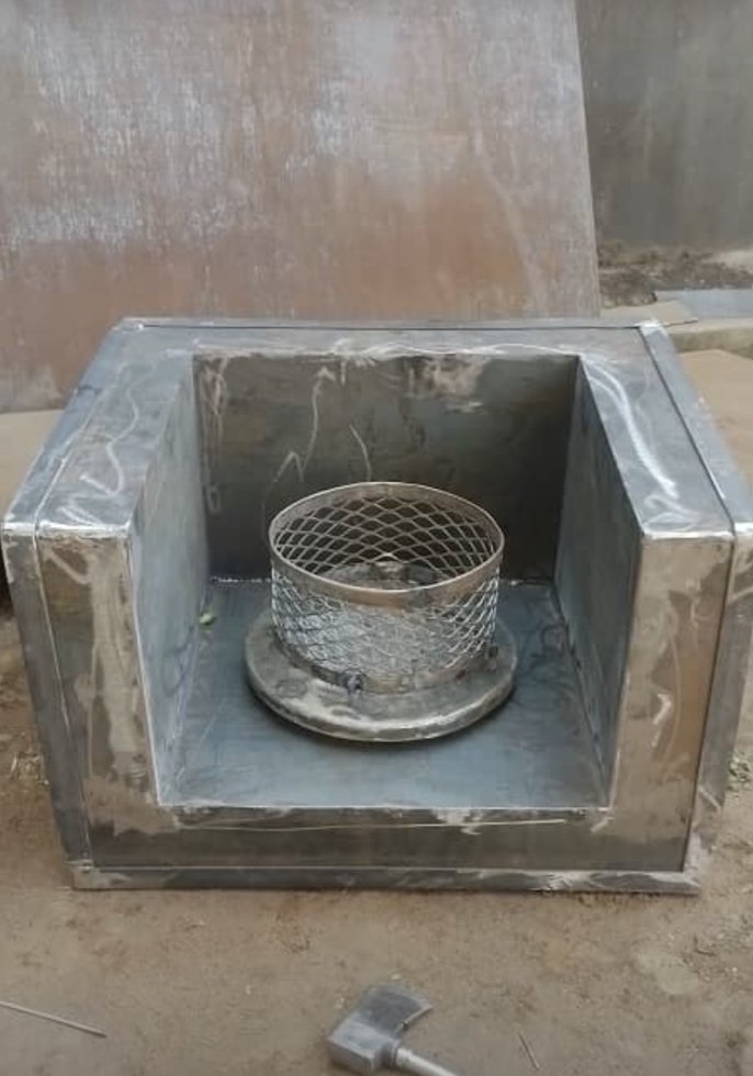 The second cooker’s chamber with a round mesh basket inside